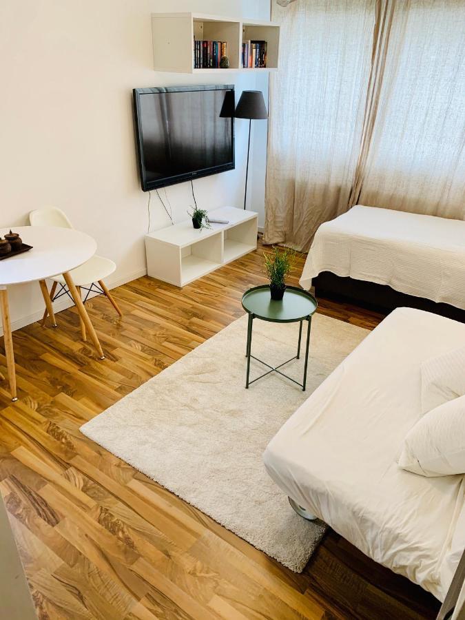 Top Renoviertes Apartement In Bester Lage Von Homburg- 5 Fussminuten Zur Uniklinik Homburg  Eksteriør billede