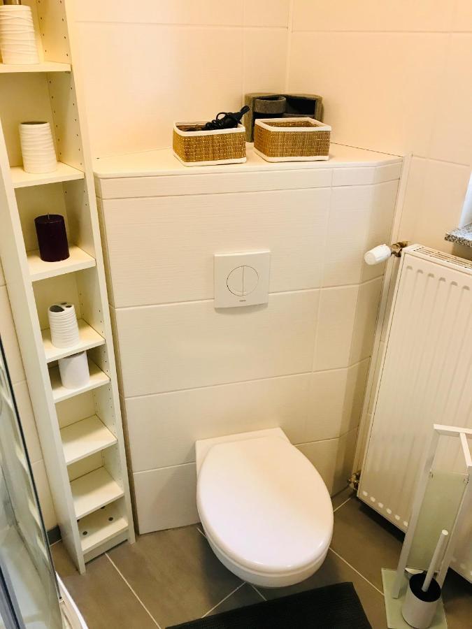 Top Renoviertes Apartement In Bester Lage Von Homburg- 5 Fussminuten Zur Uniklinik Homburg  Eksteriør billede