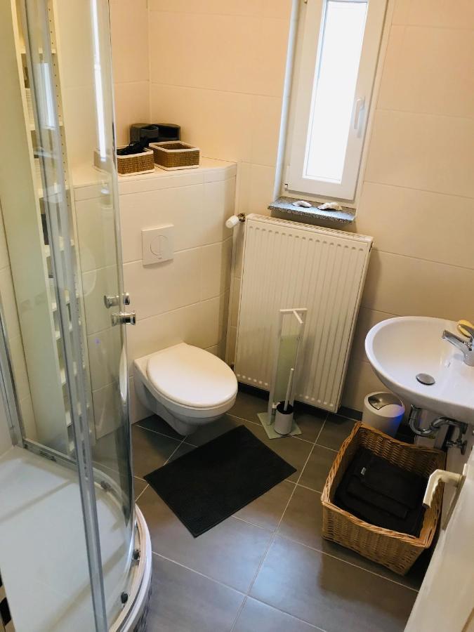 Top Renoviertes Apartement In Bester Lage Von Homburg- 5 Fussminuten Zur Uniklinik Homburg  Eksteriør billede